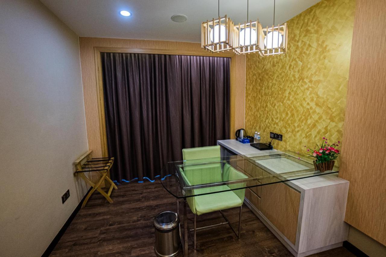 JC Mark Hotel Bintulu Exteriör bild
